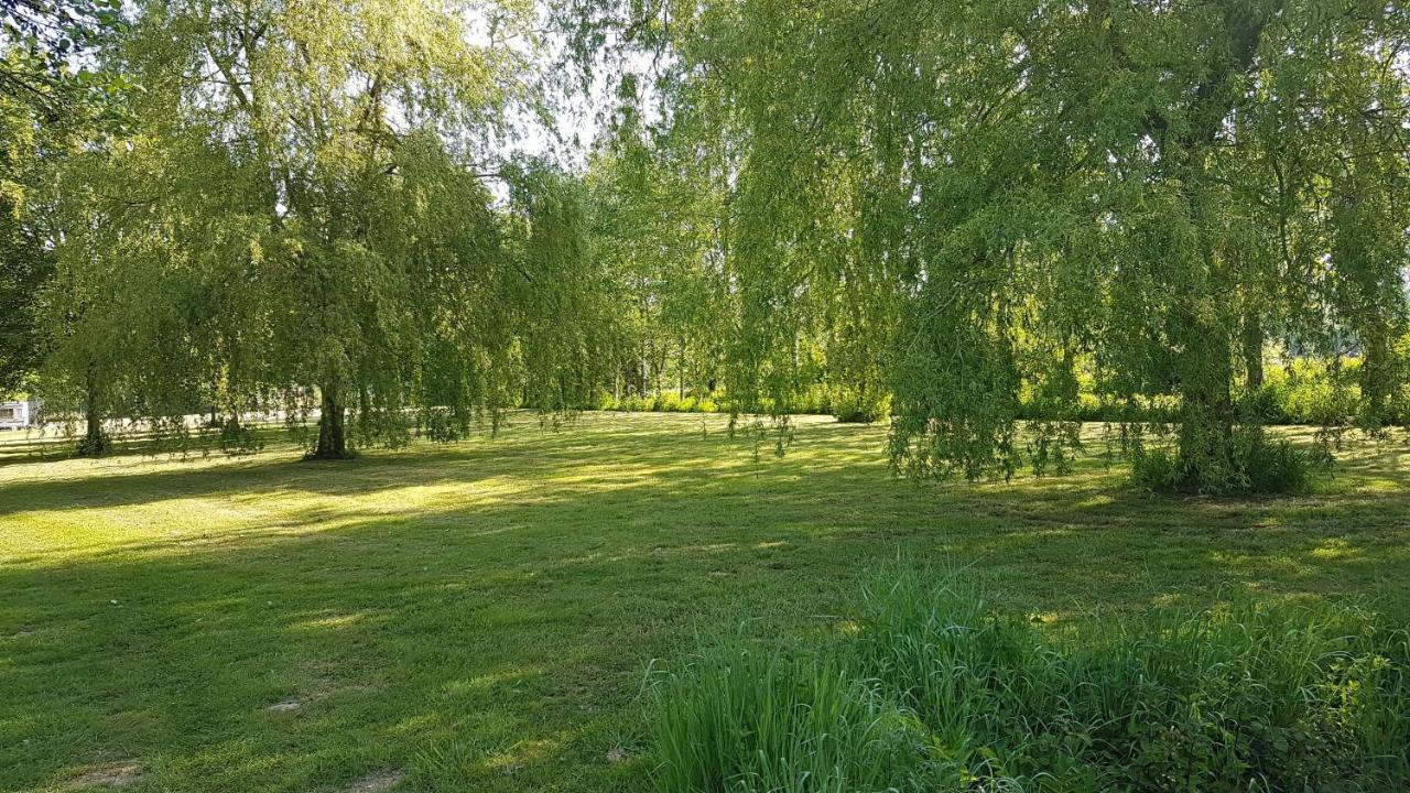 Gite Du Vieux Saule 1 Gite Avec Spa Privatif Pour 2 Personnes 1 Suite Familiale Sans Spa Vieil-Hesdin Luaran gambar
